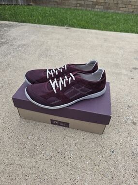 Clarks Women's Burgundy Suede Athletic Sneakers